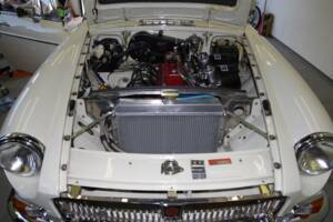 Bild 24/28 von MG MGB GT (1968)