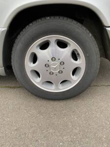 Image 13/15 of Mercedes-Benz E 220 (1996)