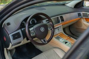 Immagine 29/50 di Jaguar XF 3.0 D-S (2008)