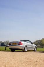 Image 17/50 of Mercedes-Benz CLK 55 AMG (2003)