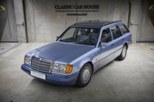 Image 15/100 of Mercedes-Benz 230 TE (1990)