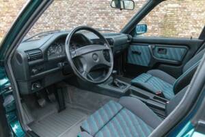 Image 30/50 of BMW 316i Touring (1993)