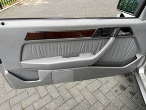 Bild 33/50 von Mercedes-Benz E 320 (1995)