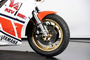 Immagine 11/50 di Yamaha RZV 500 R (1985)