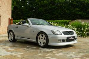 Immagine 5/50 di Mercedes-Benz SLK 230 Kompressor (1997)
