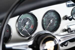 Image 30/37 of Porsche 356 C 1600 SC (1964)