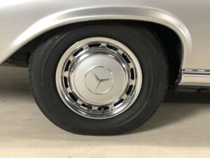 Image 19/31 of Mercedes-Benz 280 SE 3,5 (1970)
