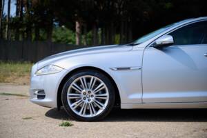 Bild 5/50 von Jaguar XJ 5.0 (2012)
