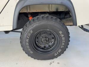 Image 22/45 de Land Rover Defender 110 (1991)