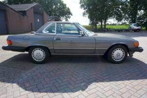 Image 6/36 de Mercedes-Benz 560 SL (1986)
