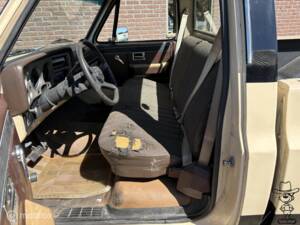 Bild 21/29 von Chevrolet C 20 (1985)