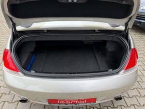 Image 17/24 of BMW 645Ci (2005)