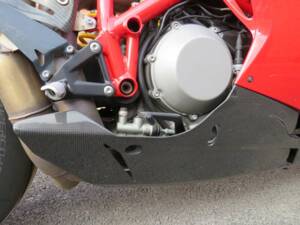 Bild 24/46 von Ducati 1098 R (2008)