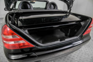 Image 35/45 of Mercedes-Benz SLK 200 (1999)