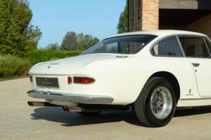 Bild 20/50 von Ferrari 330 GT 2+2 (1964)