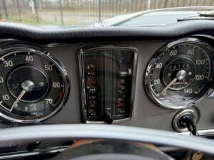Image 15/36 of Mercedes-Benz 280 SL (1970)