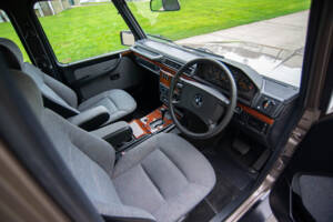 Afbeelding 9/30 van Mercedes-Benz 300 GE (SWB) (1991)