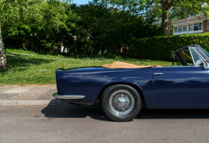 Image 15/28 of Aston Martin DB 6 Mk II Volante (1970)
