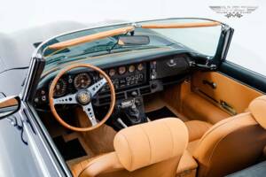 Image 18/18 de Jaguar Type E V12 (1973)