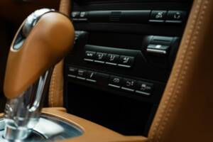 Bild 24/51 von Porsche 911 Carrera 4 GTS (2011)