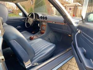 Immagine 4/5 di Mercedes-Benz 500 SLC (1981)