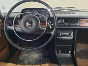 Afbeelding 4/9 van Mercedes-Benz 250 (1970)
