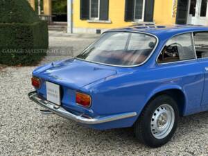 Bild 13/100 von Alfa Romeo Giulia GT 1300 Junior (1973)