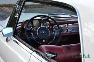 Image 38/50 of Mercedes-Benz 250 SE (1966)