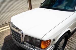 Image 35/50 of Mercedes-Benz 500 SEL (1984)