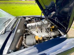 Image 43/55 of Mercedes-Benz 230 SL (1967)