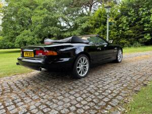 Image 13/30 de Aston Martin DB 7 Vantage Volante (2003)