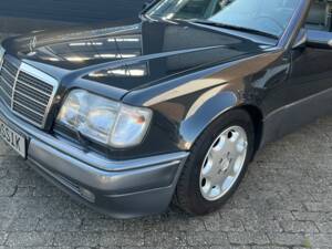 Imagen 30/64 de Mercedes-Benz E 500 (1993)