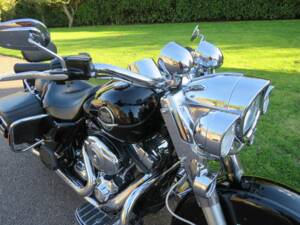 Image 6/43 of Harley-Davidson FLHR Road King (2009)