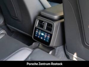 Obraz 29/35 pojazdu Porsche Taycan 4S (1900)