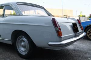 Image 11/29 de Peugeot 404 Coupé (1966)