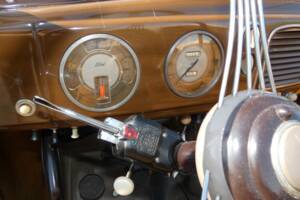 Image 23/52 de Ford V8 (1938)