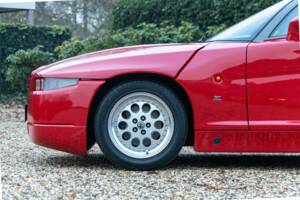Image 22/50 of Alfa Romeo SZ (1991)