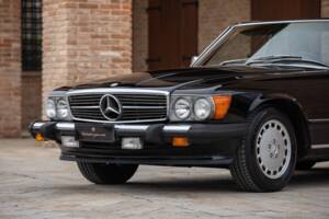 Afbeelding 14/50 van Mercedes-Benz 560 SL (1986)