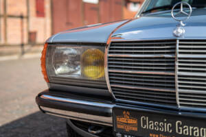 Image 3/38 of Mercedes-Benz 300 D (1981)