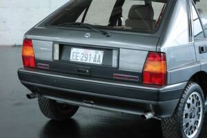 Image 11/50 of Lancia Delta HF Integrale (1988)