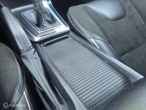 Imagen 30/42 de Volvo V40 D4 R-Design (2014)