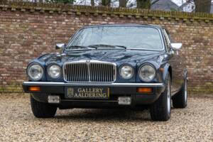 Image 48/50 of Jaguar XJ 12 (1987)