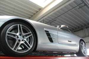 Image 8/50 of Mercedes-Benz SLS AMG (2011)