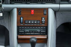 Image 43/50 of Mercedes-Benz 500 SEL (1985)