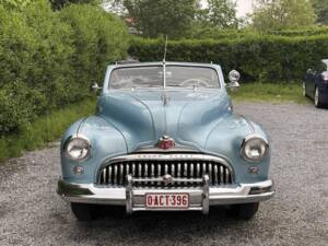 Image 4/8 of Buick Roadmaster (1947)