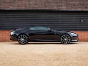 Image 16/94 of Aston Martin DB 9 (2014)