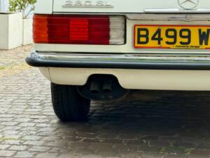 Image 18/50 of Mercedes-Benz 280 SL (1984)