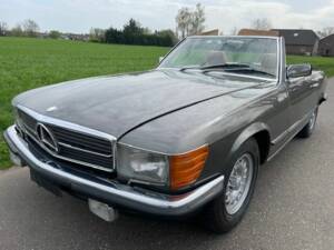 Afbeelding 6/8 van Mercedes-Benz 500 SL (1984)