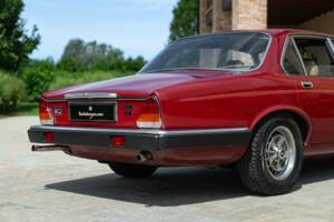 Bild 18/50 von Jaguar XJ 6 4.2 (1981)