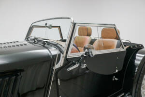 Image 16/18 of Morgan Plus 8 (2003)